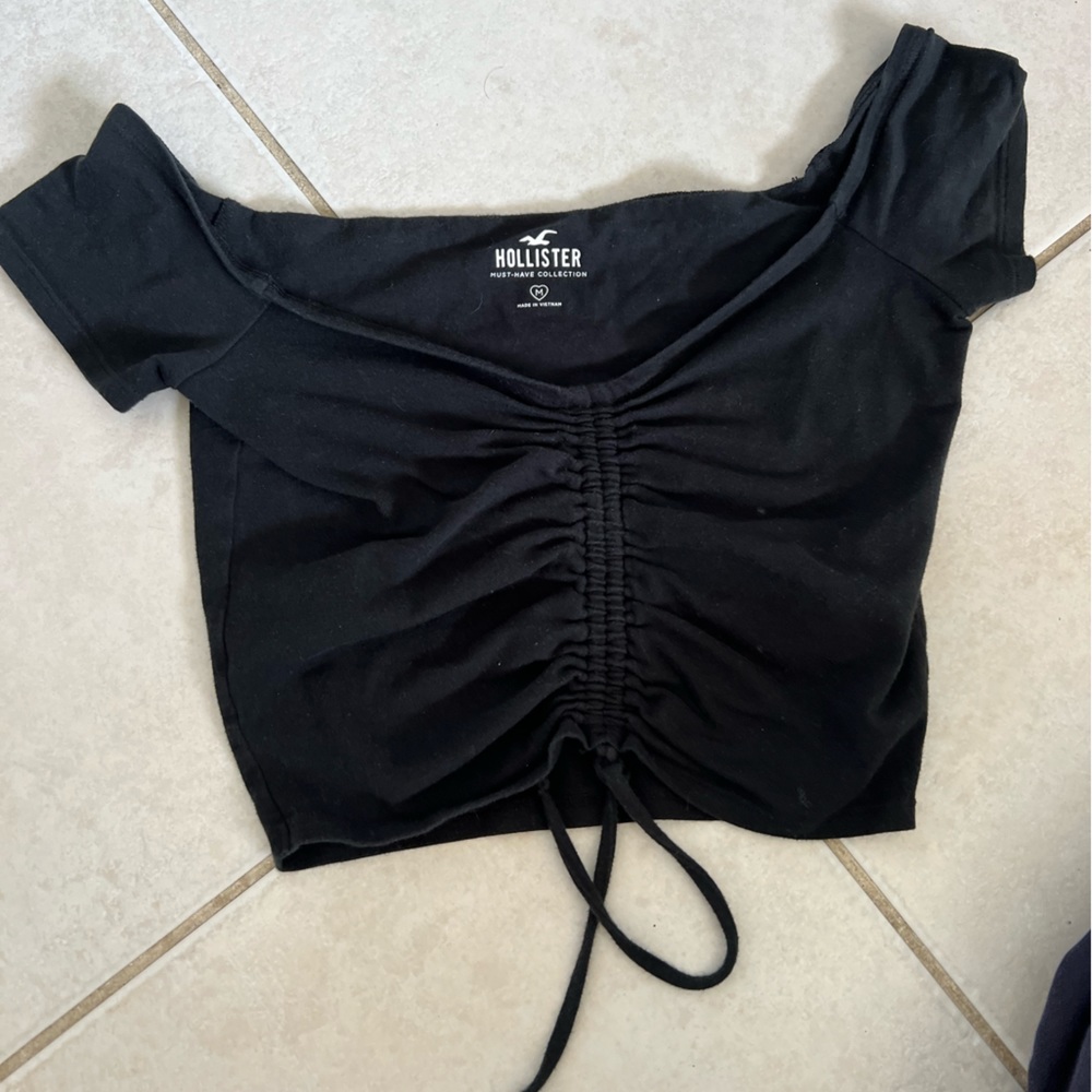 hollister off the shoulder crop top women’s medium
